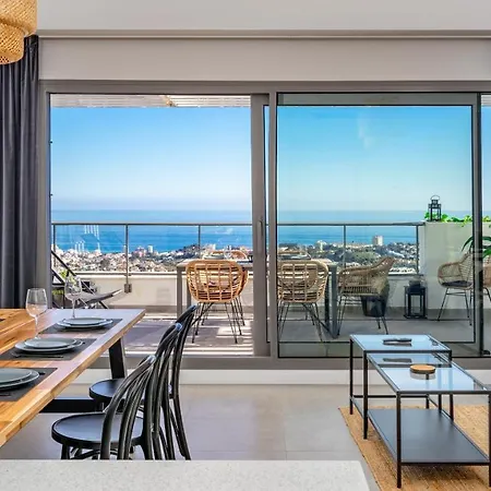 Top-floor With Pool Ref 20 *