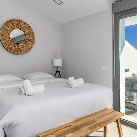 Apartment Top-floor With Pool Ref 20