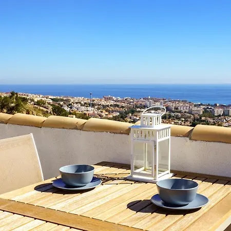 Top-floor With Pool Ref 20